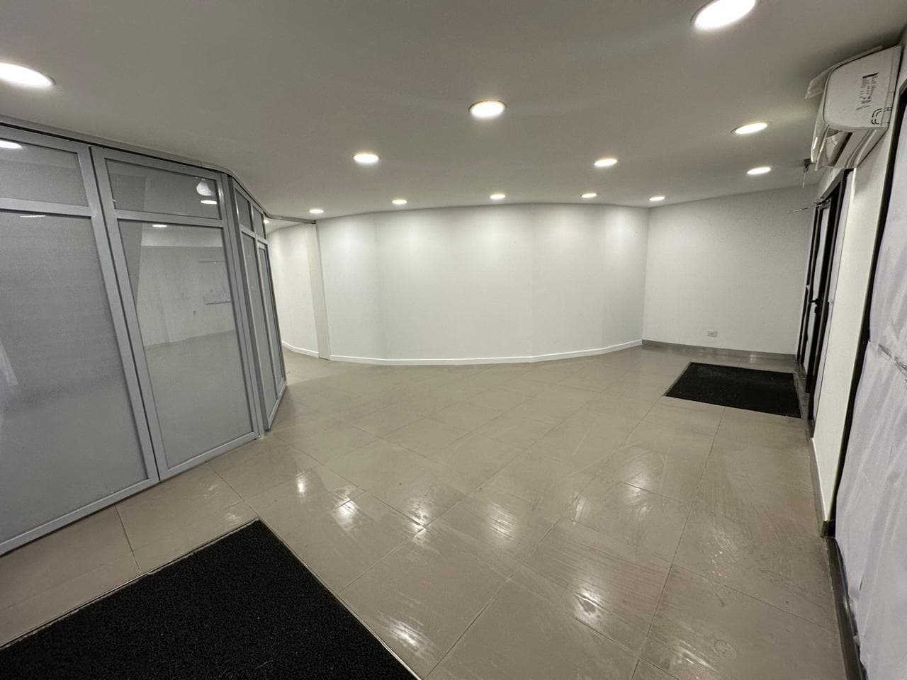 Proyecto realizado por REF Solutions 12